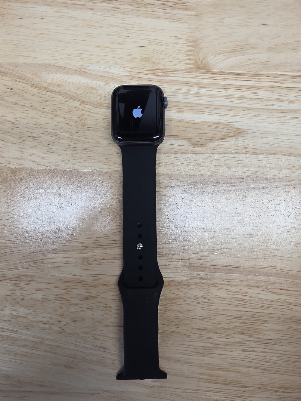 Apple watch series 4 40mm GPS Wifi (Used)